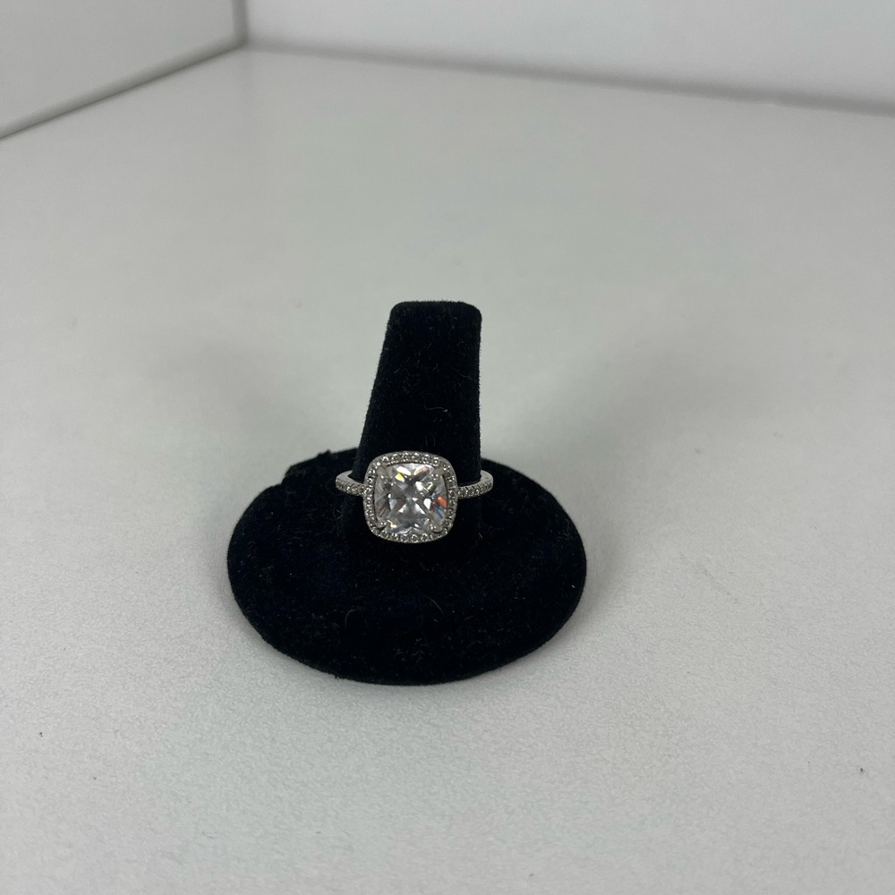 Elegant Silver Women's Ring
